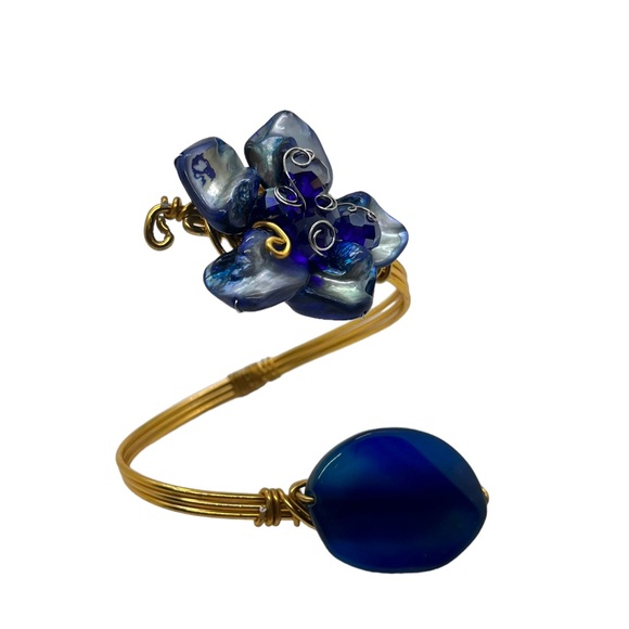 Gold Wire Cobalt Blue Smooth Faceted Oval Stone Bracelet With Glass Bead Flower - Picture 1 of 5